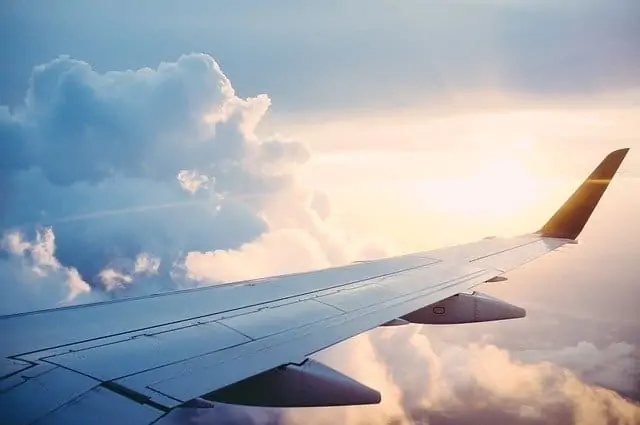 5 reasons for why air travel is expensive | प्रमुख बातें जो हवाई यात्रा को महंगा बनती है।