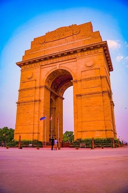 Diffrence between gateway of india and india gate