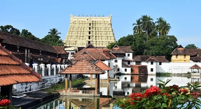 all about Sree Padmanabhaswamy Temple | दुनिया का सबसे अमीर मंदिर-श्रीपद्मनाभस्वामी मंदिर | Place review in Hindi