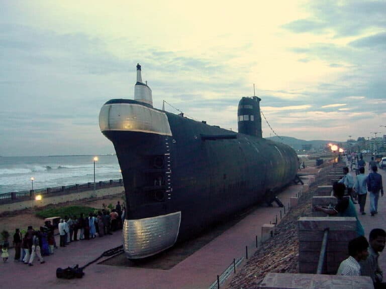 INS Kurusura submarine museum Visakhapatnam | INS कुरुसूरा पनडुब्बी के सम्मान में बनाया गया एक संग्रहालय