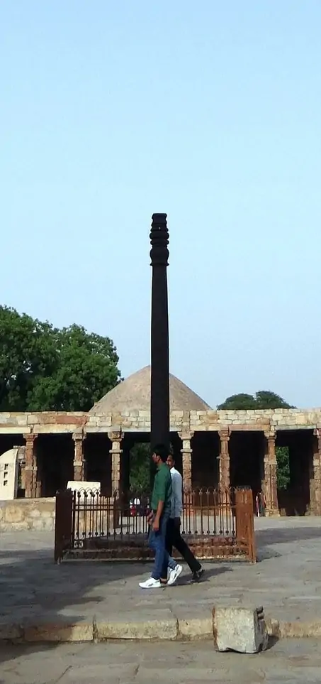 all about Iron Pillar Delhi | लौह स्तम्भ का इतिहास क्या है ?
