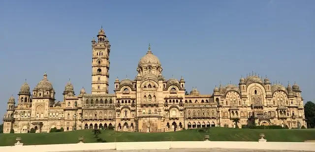 Laxmi vilas palace in Hindi | लक्ष्मी विला पैलेस की कहानी