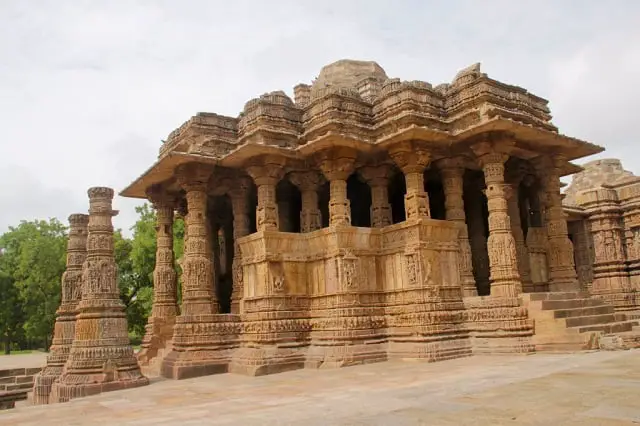 मोढेरा सूर्य मंदिर का इतिहास और उसकी वास्तुकला | Modhera sun Temple