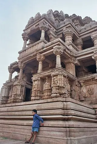 सास-बहु मंदिर का इतिहास और उसकी वास्तुकला | Sasbahu temple Gwalior
